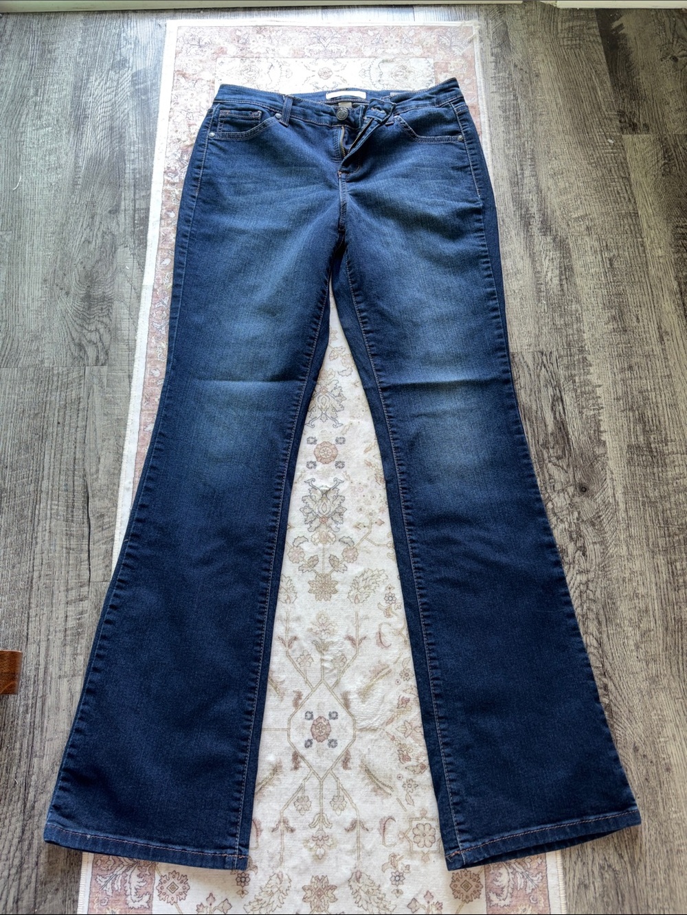 Nine West Vintage America Collection Blue Bootcut Jeans - Women’s size 4/27